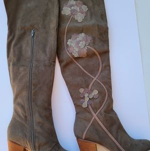 BOOTS Thigh High 😍